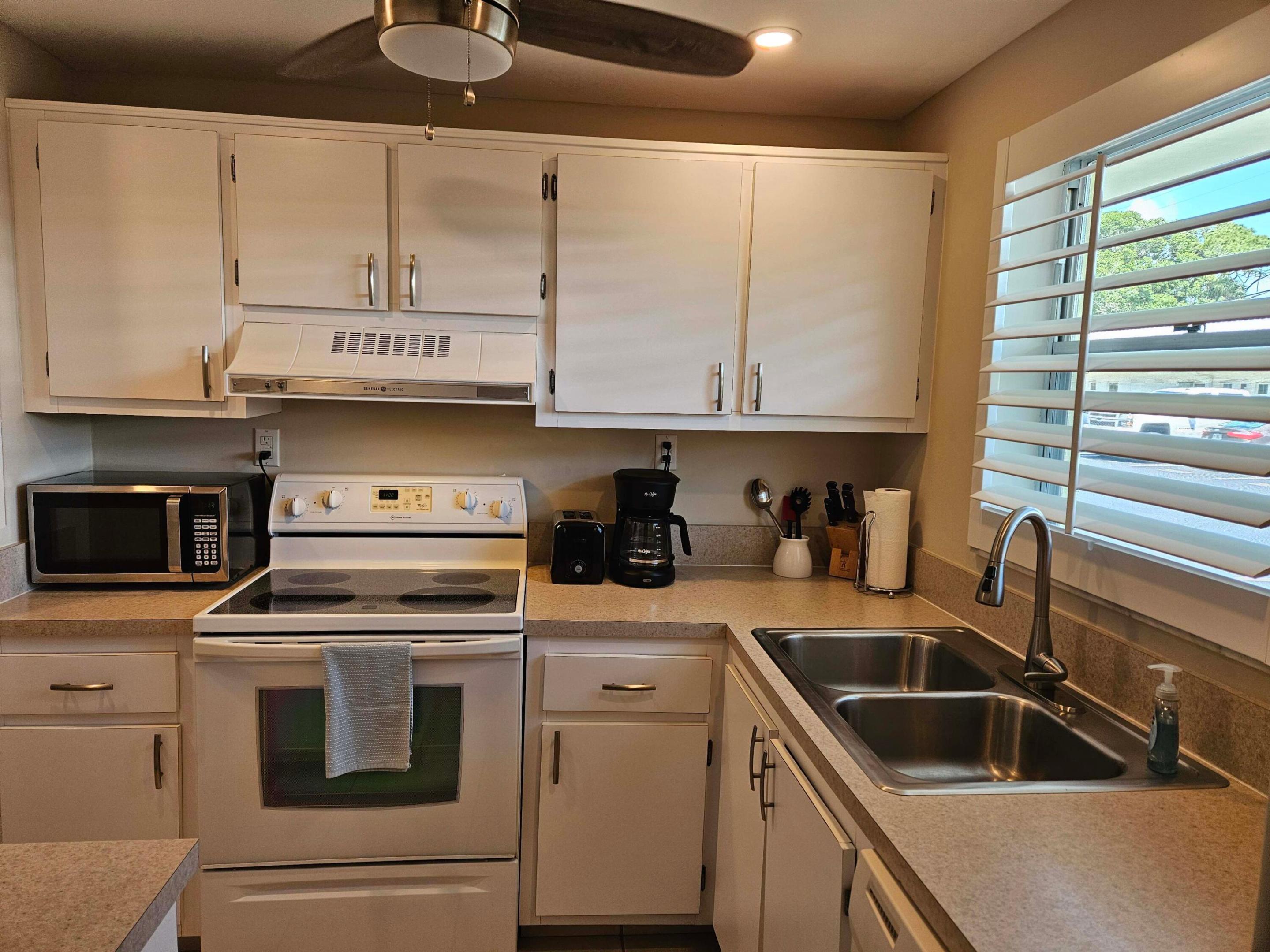 ''''''ROYAL PARK BLDGS E, W & N'''''' - Residential Lease