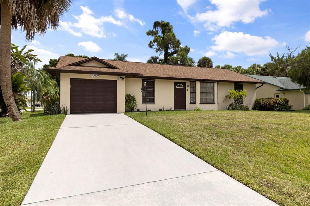 Photo of 1589 SW Urbino Avenue Ave, Port Saint Lucie, FL 34953 (MLS # R10824288)