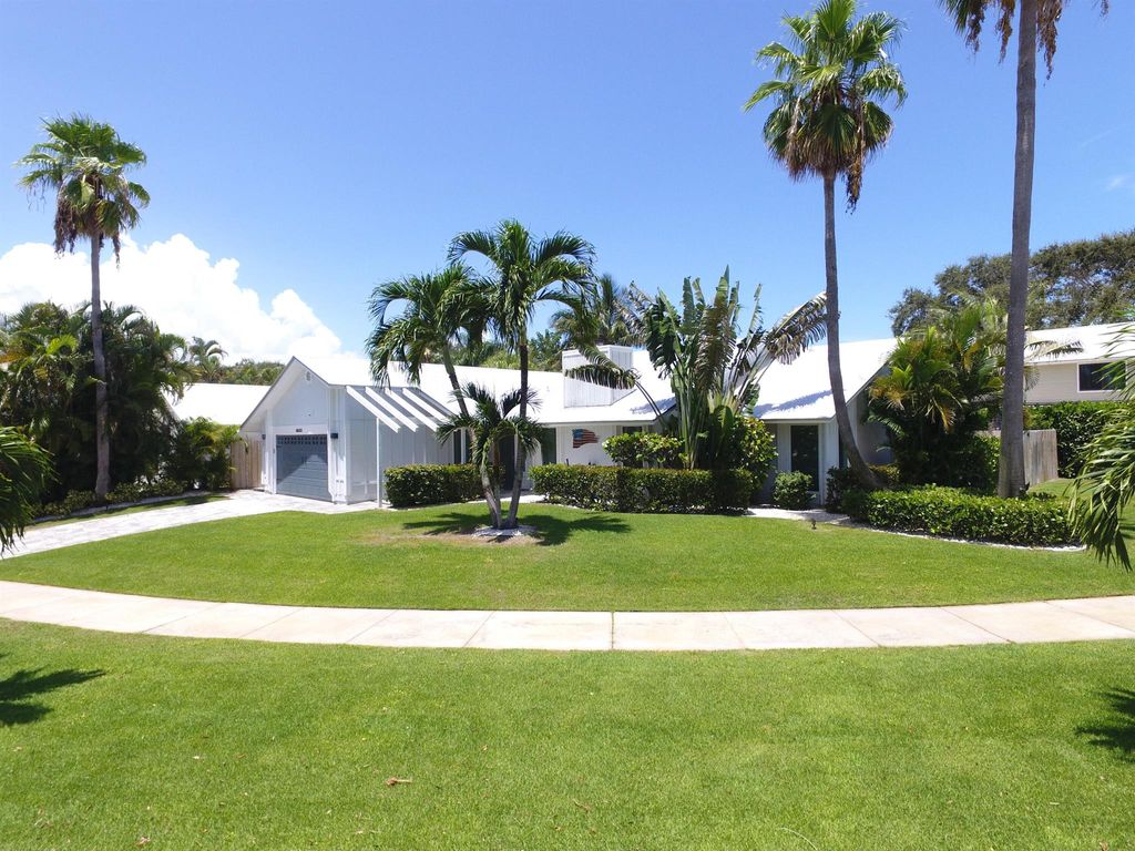 Photo of 19 Pine Hill Trail E, Tequesta, FL 33469 (MLS # R11022367)