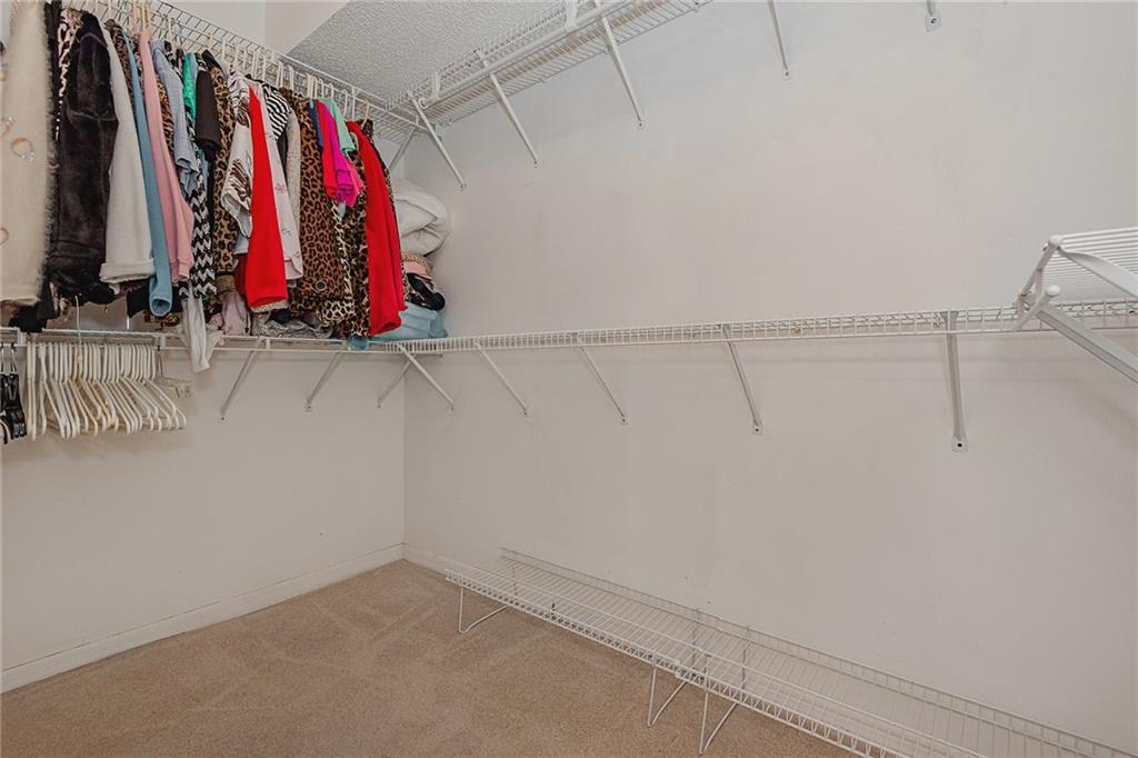 SUNRISE LAKES - Residential