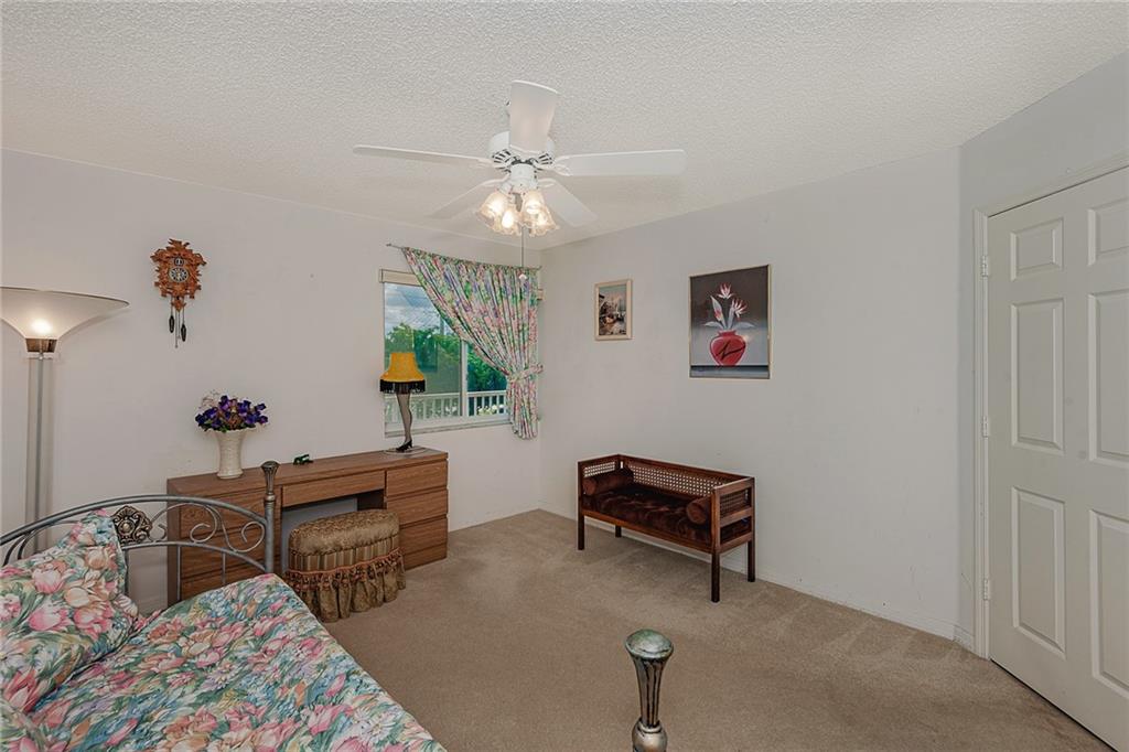 SUNRISE LAKES - Residential