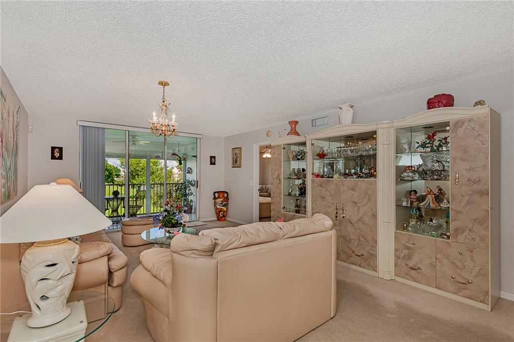 SUNRISE LAKES - Residential