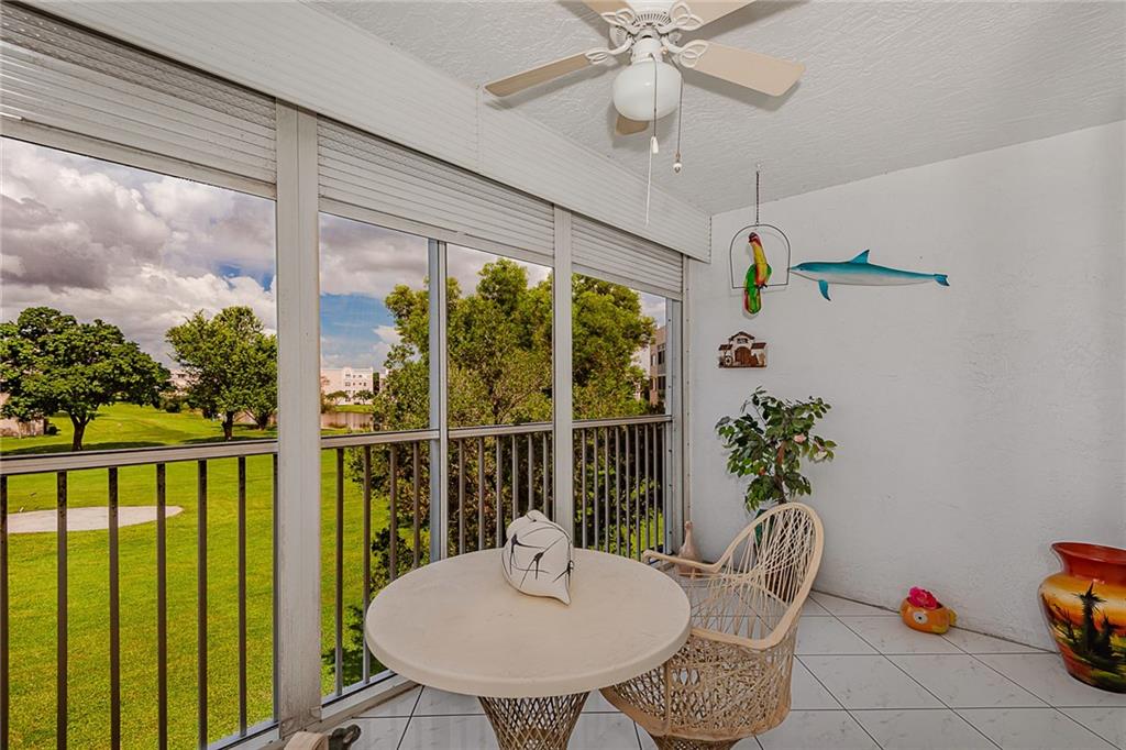 SUNRISE LAKES - Residential