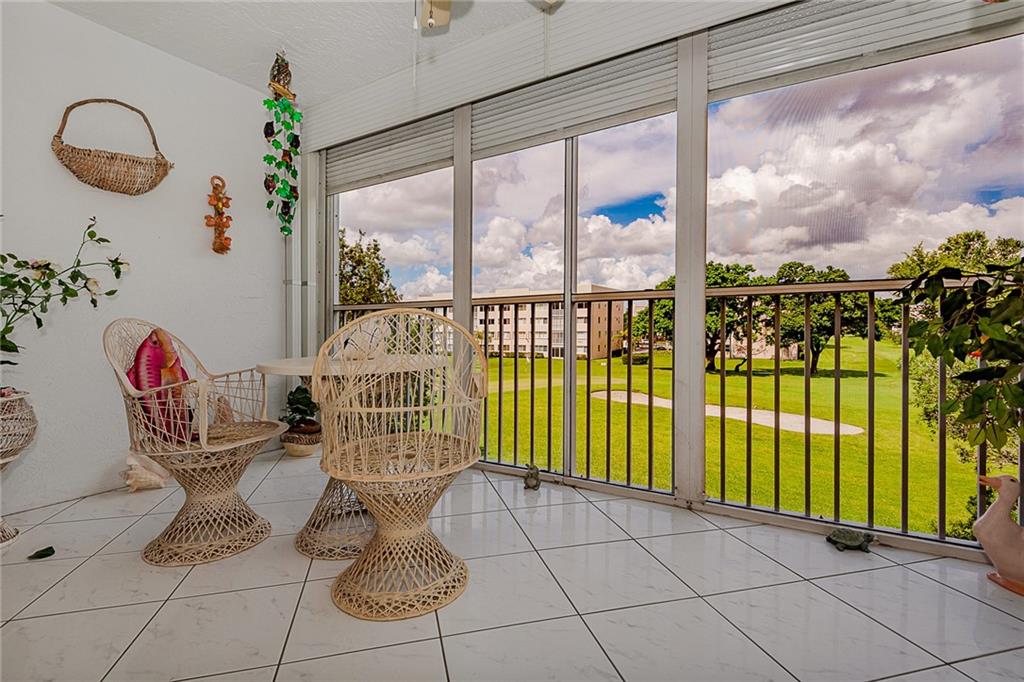 SUNRISE LAKES - Residential