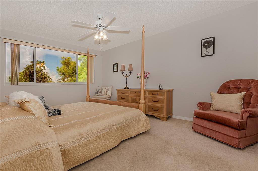 SUNRISE LAKES - Residential