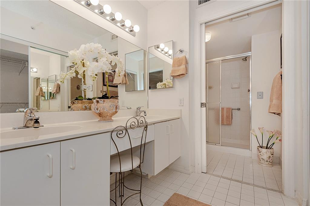 SUNRISE LAKES - Residential