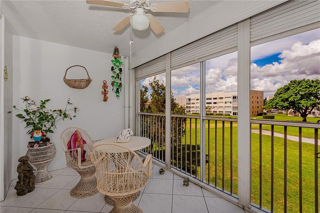 SUNRISE LAKES - Residential