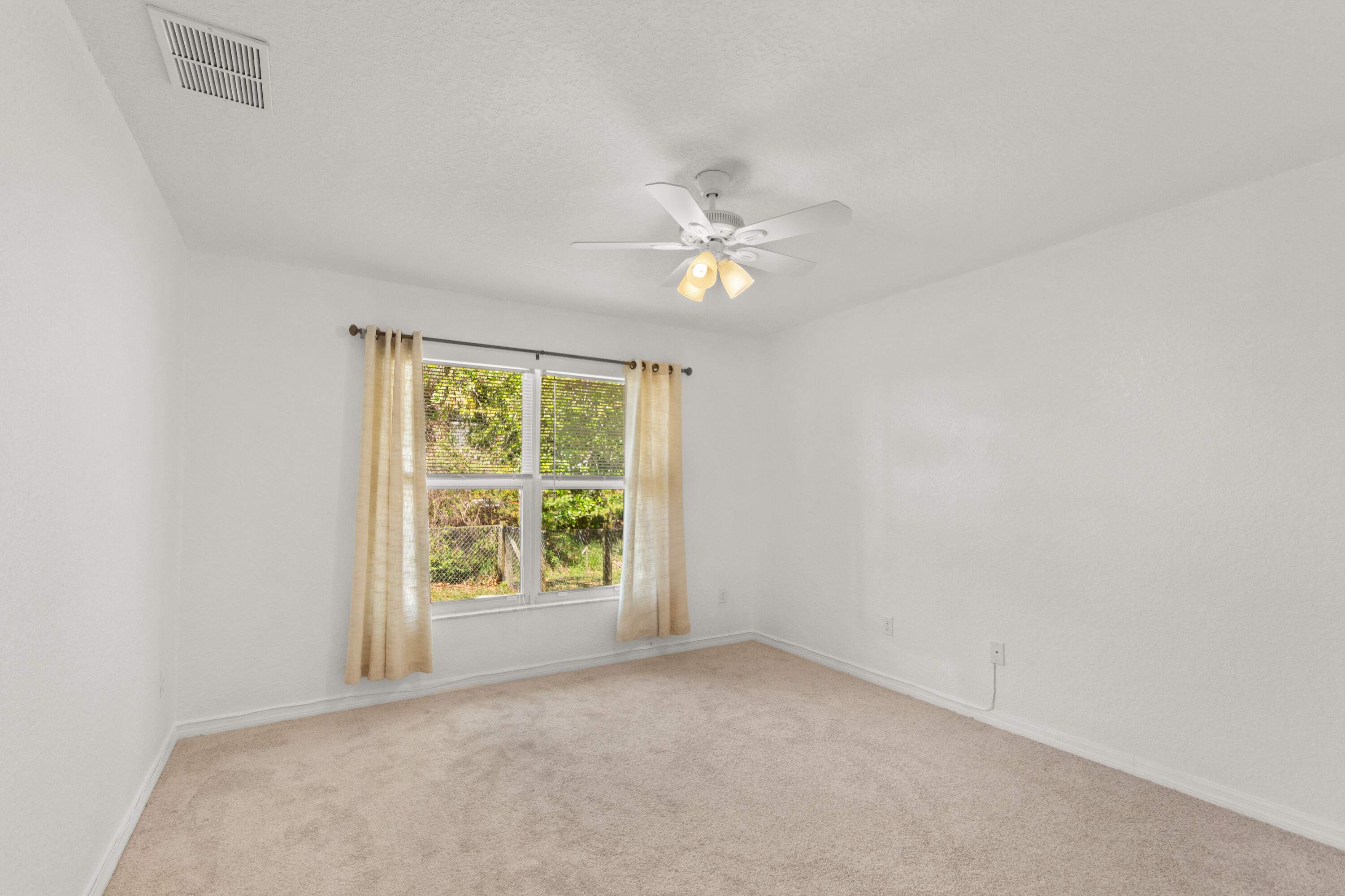 SEBASTIAN HIGHLANDS UNIT 11 - Residential