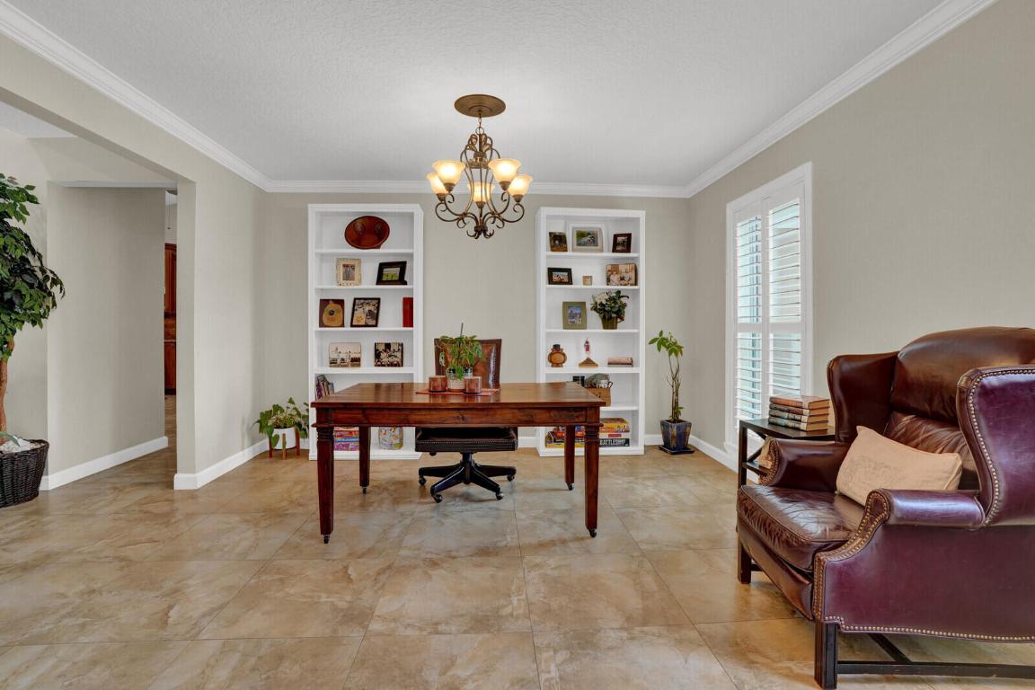 1008 Pine Lake Circle