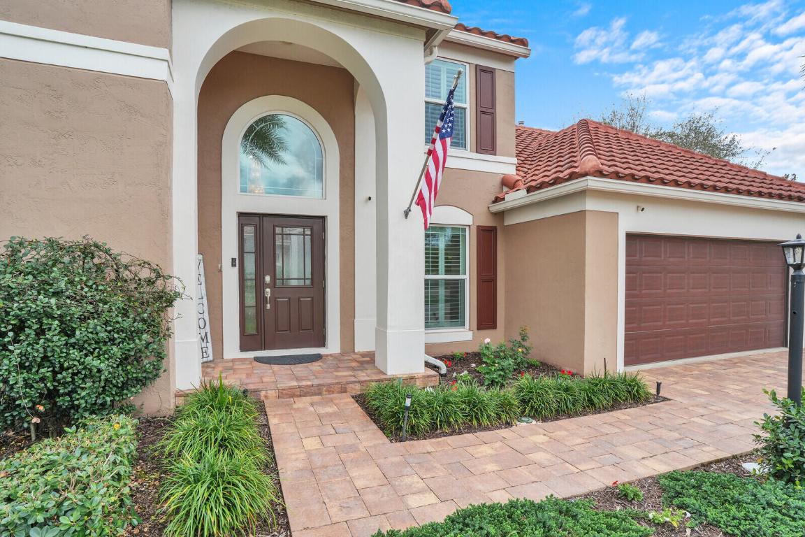 1008 Pine Lake Circle