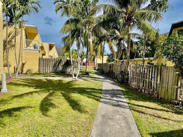 PELICAN POINT AT BOYNTON BEACH CONDO - Residential Lease