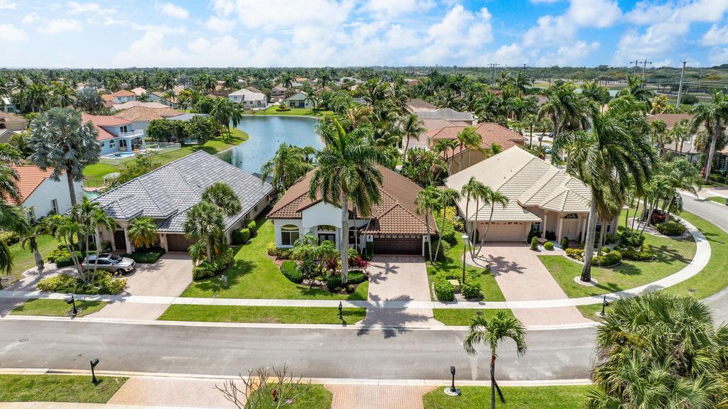 Photo of 19699 Dinner Key Drive, Boca Raton, FL 33498 (MLS # R11081557)