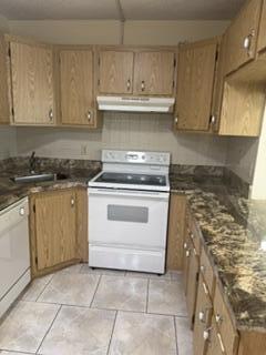 PINE RIDGE NORTH VILLAGE III CONDO - Residential Lease