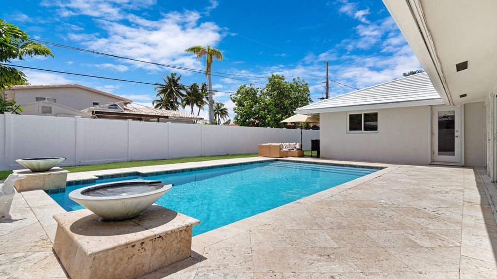 Photo of 4821 NE 29 Avenue, Fort Lauderdale, FL 33308 (MLS # R11110860)