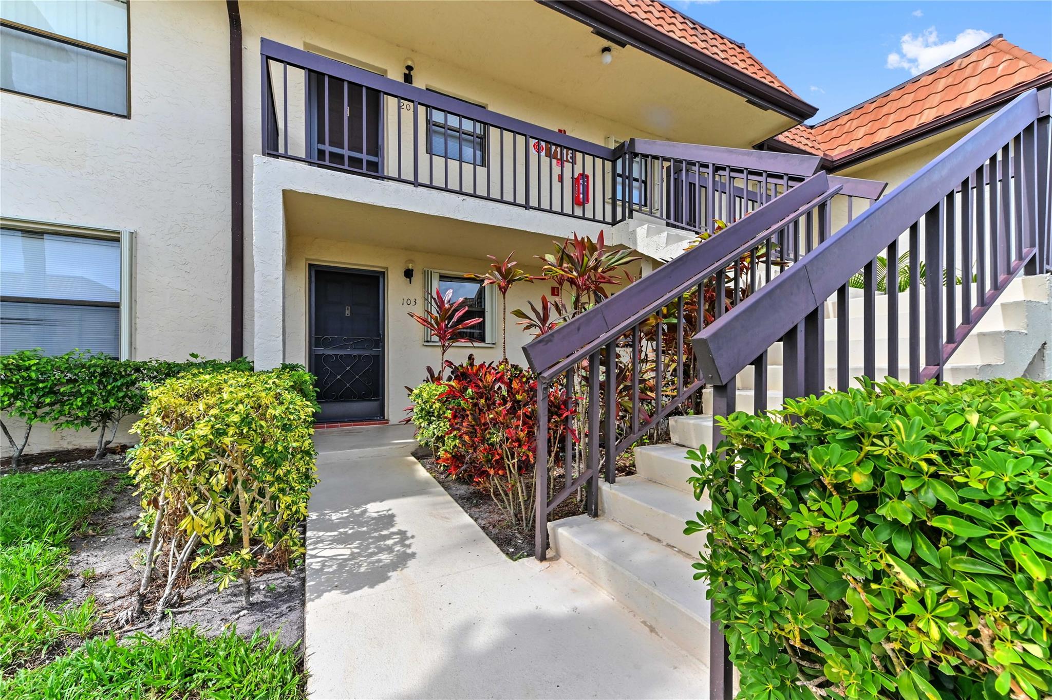 This furnished 2BR/2BA condo in Lucerne Lakes Golf Colony. Features tile flooring throughout, a spacious kitchen with ample storage and breakfast bar, and a screened lanai perfect for relaxing. The primary bedroom offers a walk-in closet and private bath. Roof replaced in 2025, A/C in 2020. HOA includes cable, water, and sewer. Enjoy community amenities including a pool and tennis courts. Move-in ready and ideal for seasonal or year-round living!