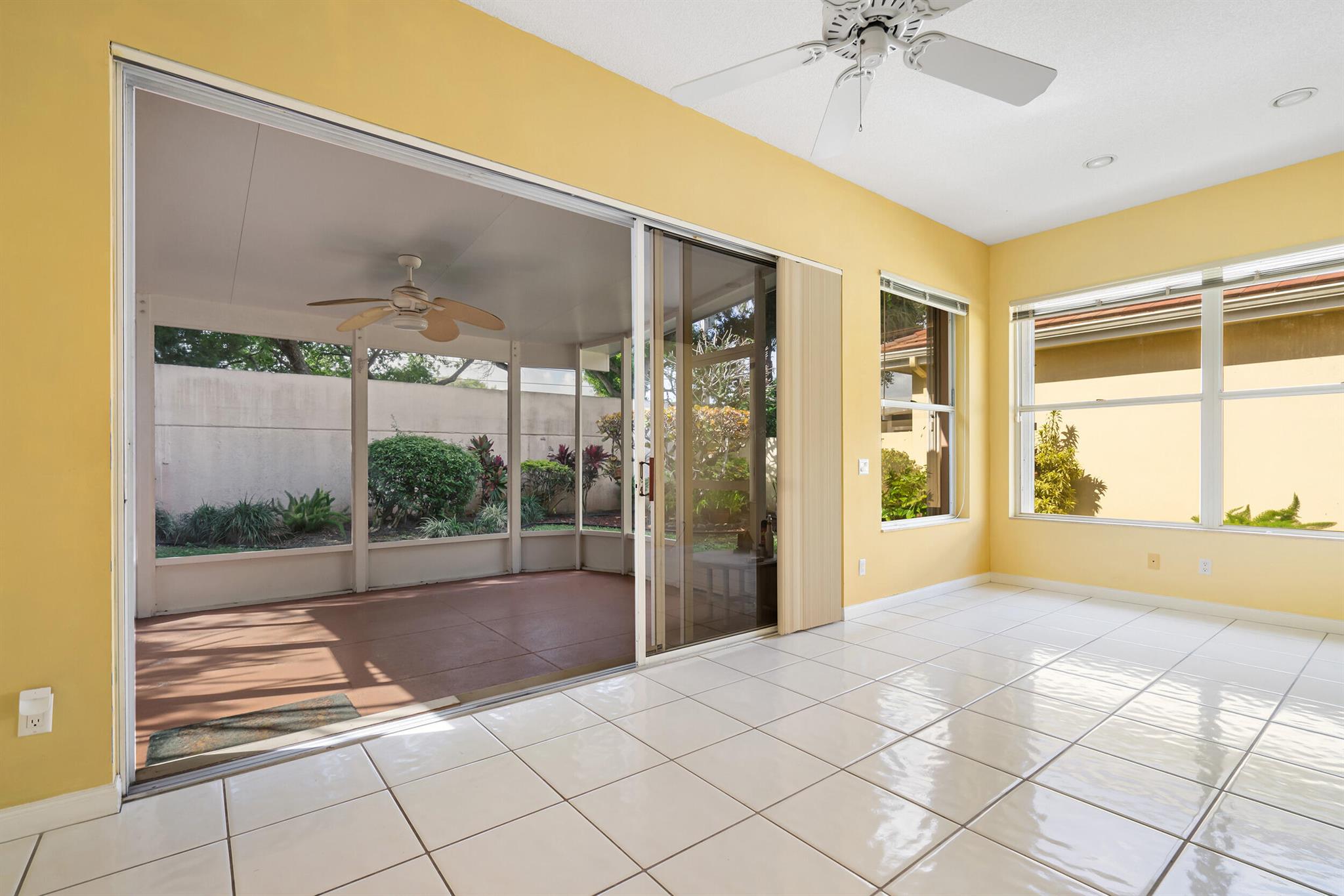 HAMPTONS AT MAPLEWOOD - Residential