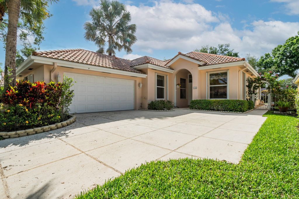 Photo of 156 Hampton Circle, Jupiter, FL 33458 (MLS # R10967700)