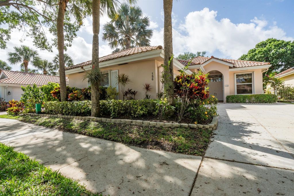 Photo of 156 Hampton Circle, Jupiter, FL 33458 (MLS # R10967700)