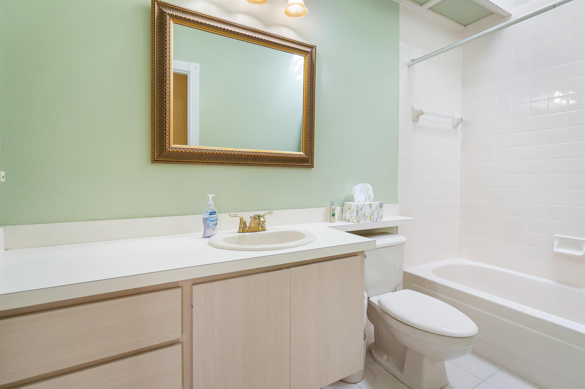 HAMPTONS AT MAPLEWOOD - Residential