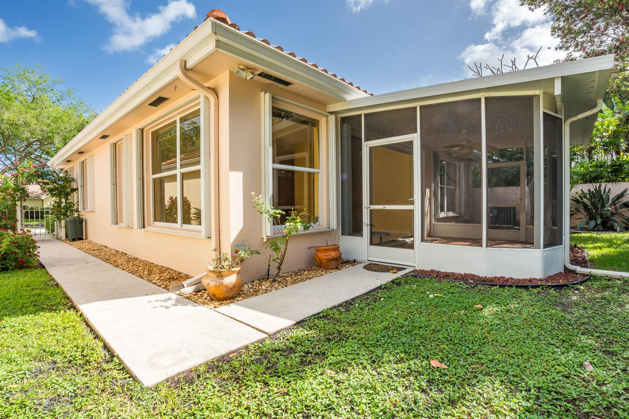 HAMPTONS AT MAPLEWOOD - Residential