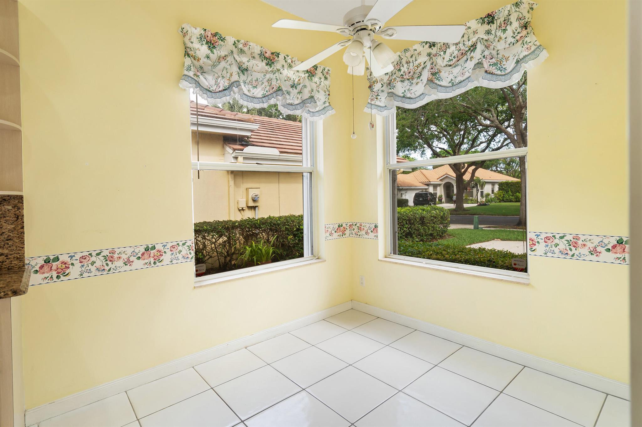 HAMPTONS AT MAPLEWOOD - Residential