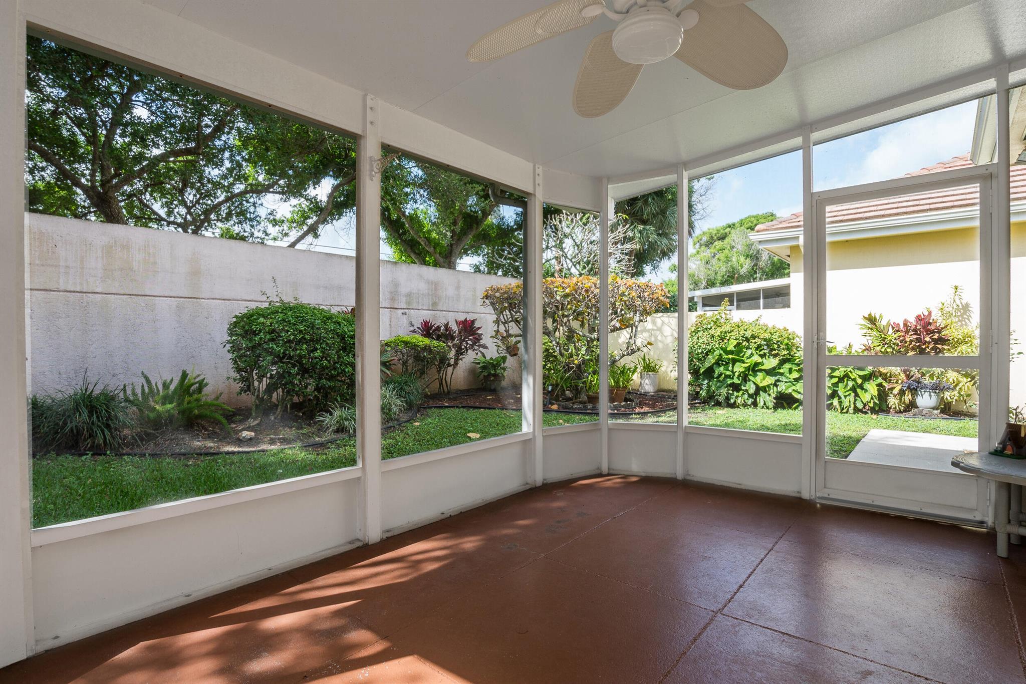 HAMPTONS AT MAPLEWOOD - Residential