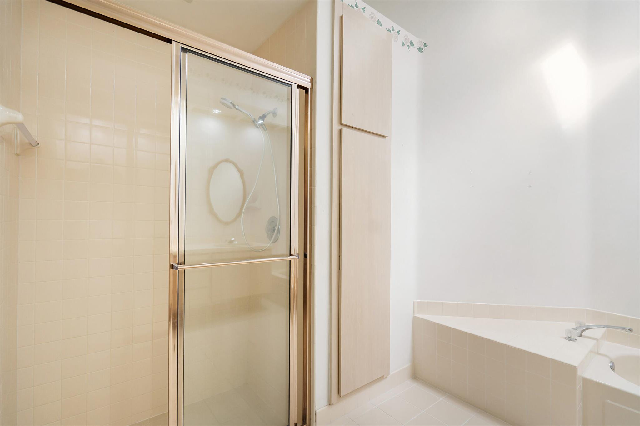 HAMPTONS AT MAPLEWOOD - Residential