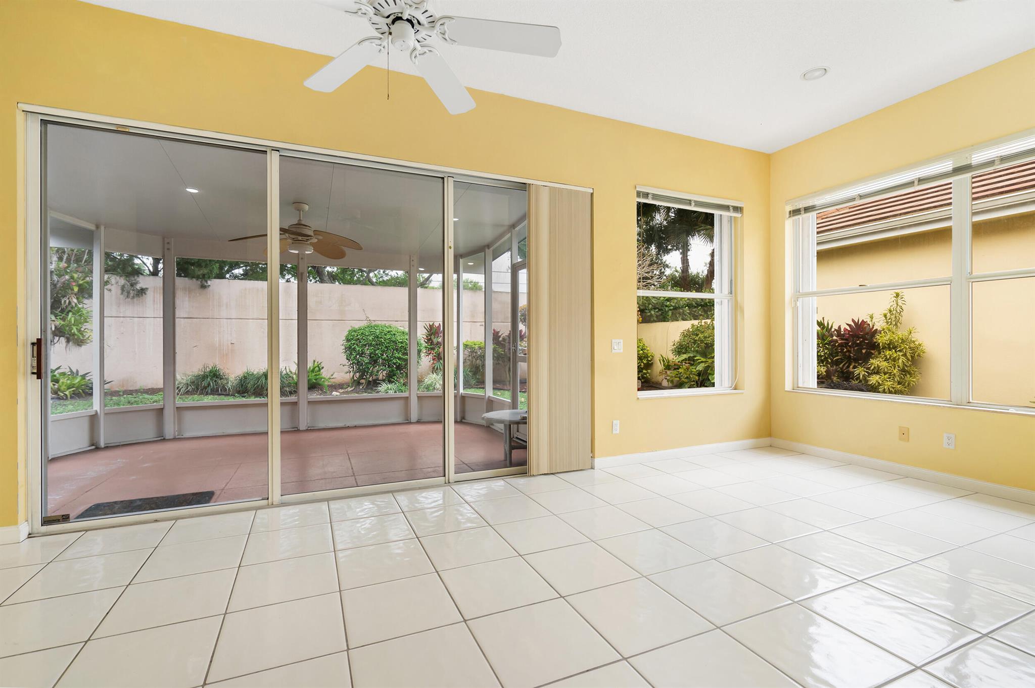 HAMPTONS AT MAPLEWOOD - Residential