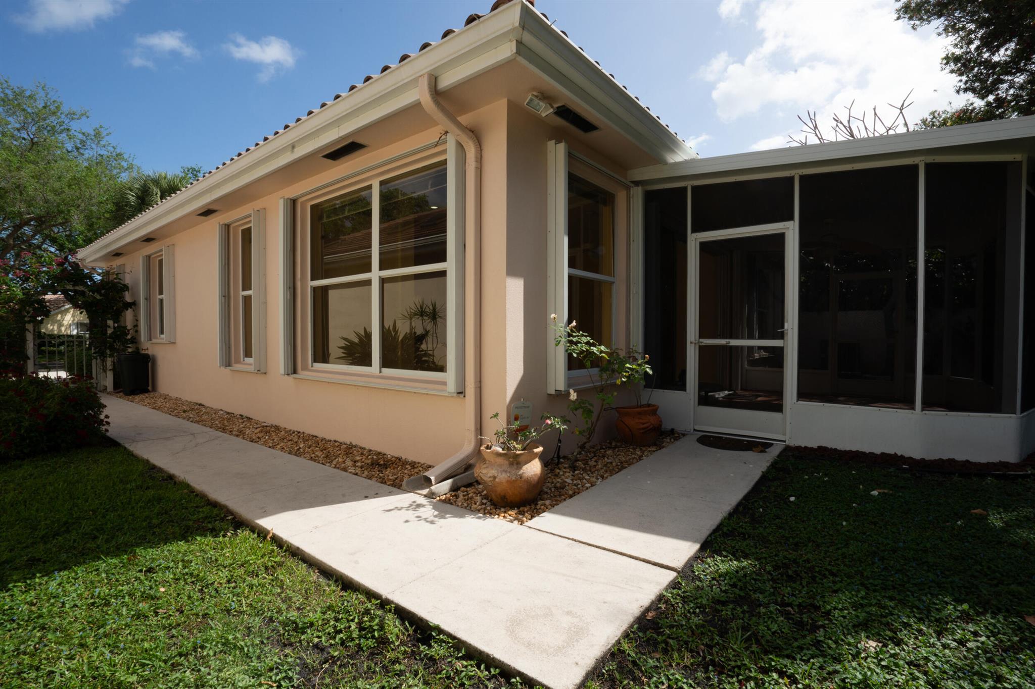 HAMPTONS AT MAPLEWOOD - Residential