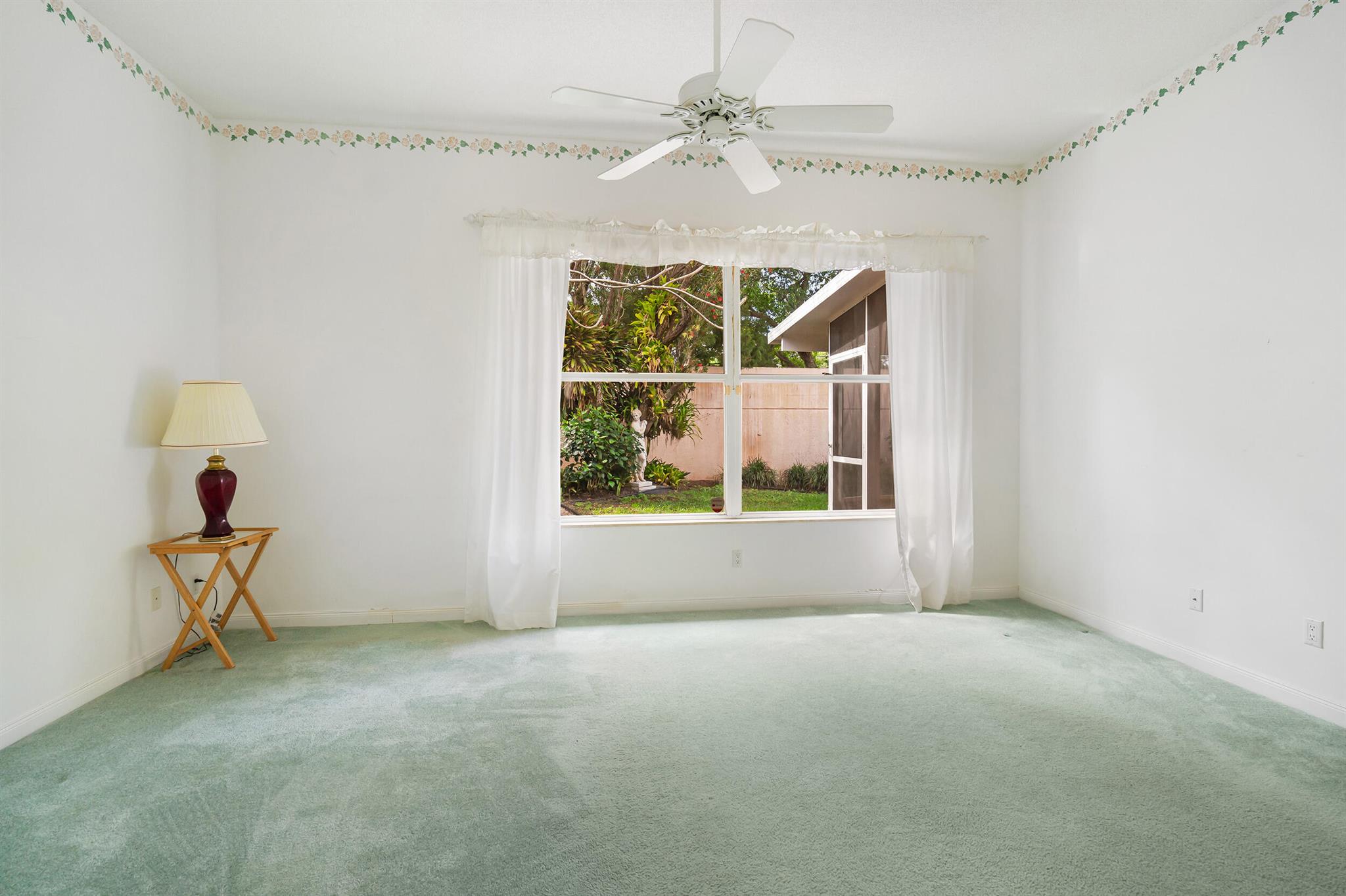 HAMPTONS AT MAPLEWOOD - Residential