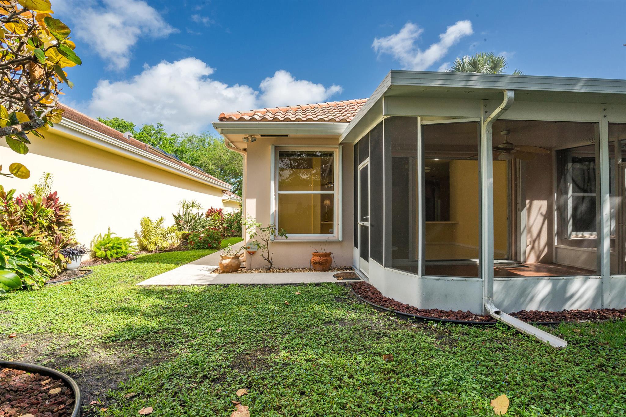 HAMPTONS AT MAPLEWOOD - Residential