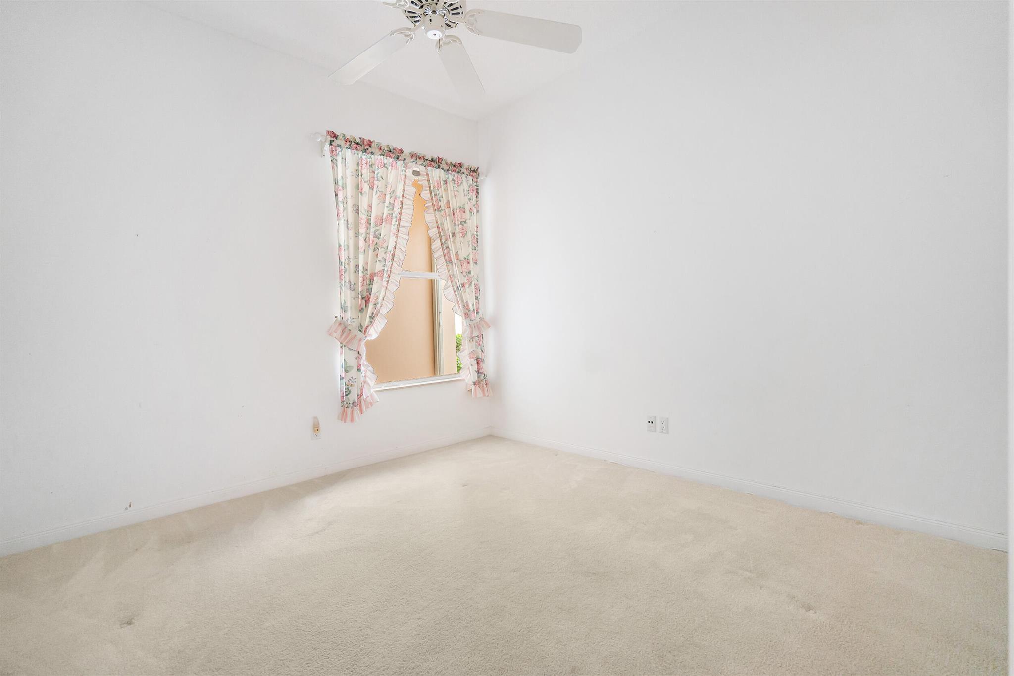 HAMPTONS AT MAPLEWOOD - Residential