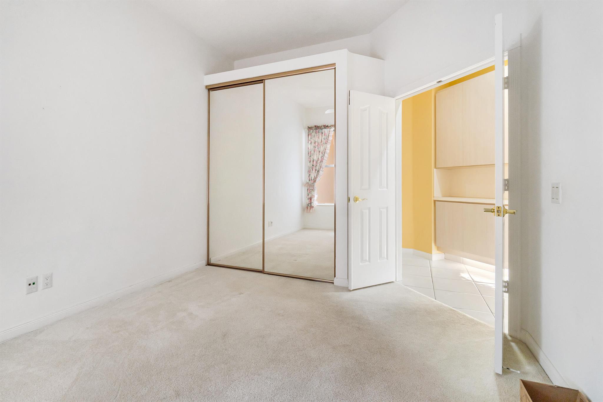 HAMPTONS AT MAPLEWOOD - Residential