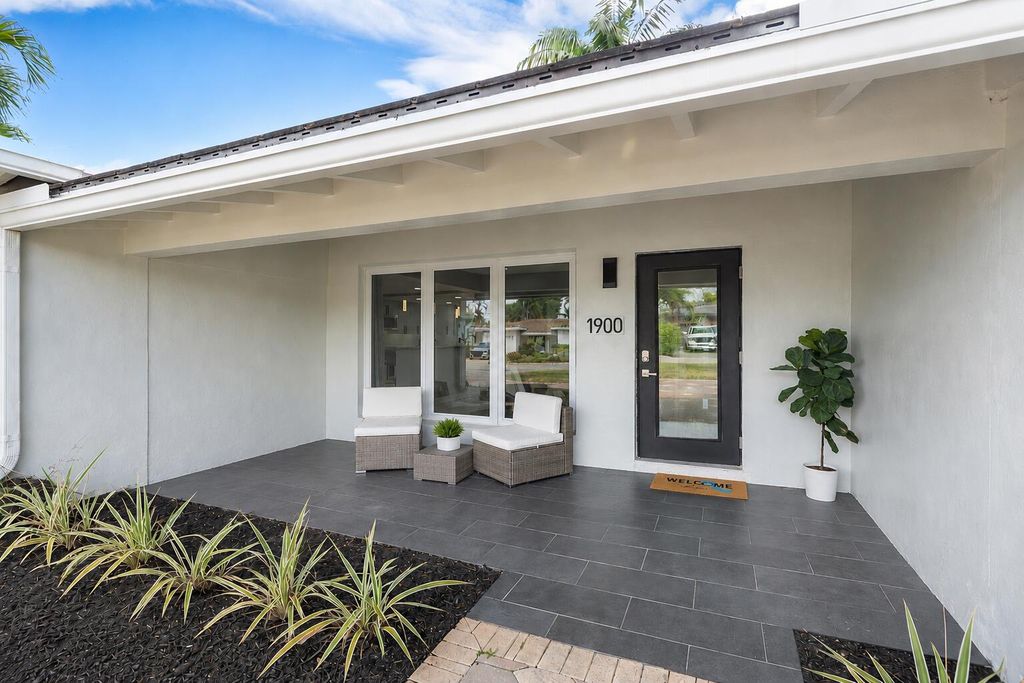 Photo of 1900 NE 16th Terrace, Fort Lauderdale, FL 33305 (MLS # B26032012)
