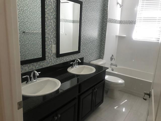 CENTRA BLUE LAKE TOWNHOMES - Residential Lease