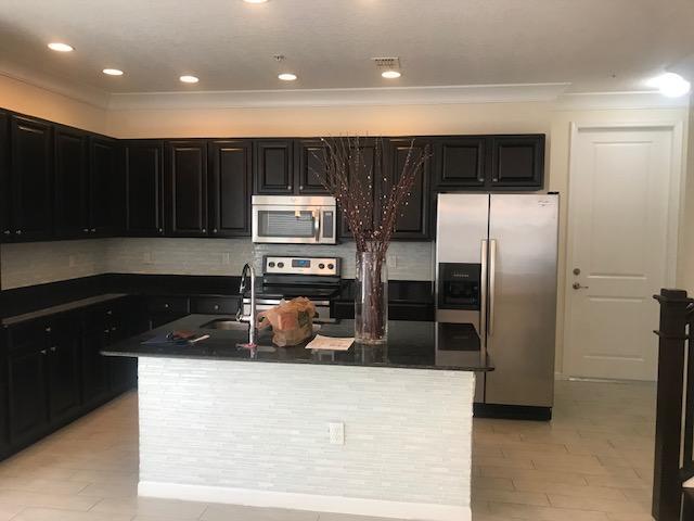 CENTRA BLUE LAKE TOWNHOMES - Residential Lease