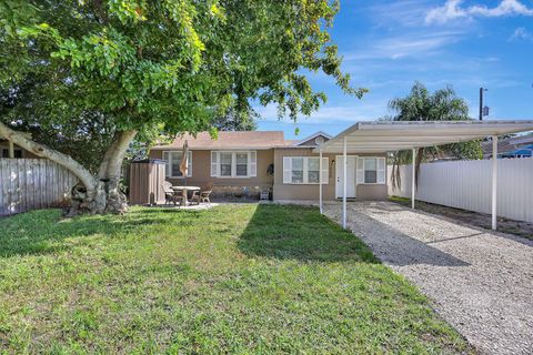 A home in Lake Worth Beach