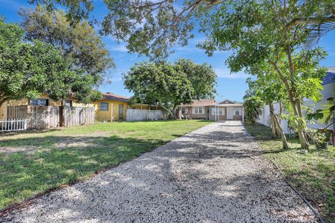 A home in Lake Worth Beach