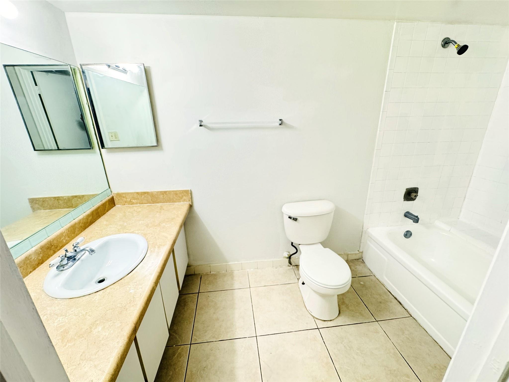 Presidential Golfview Con - Residential Lease