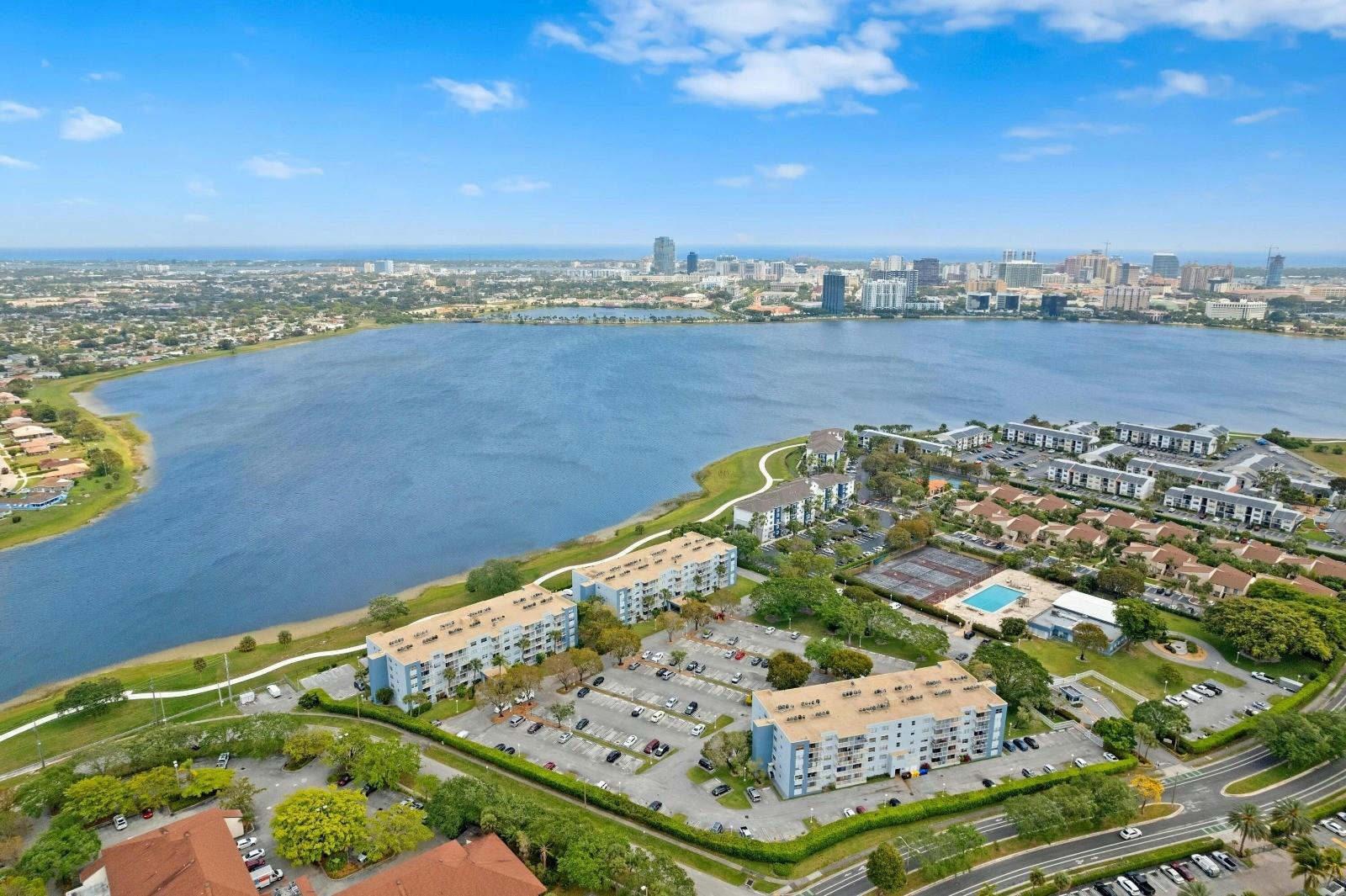 Presidential Golfview Con - Residential Lease