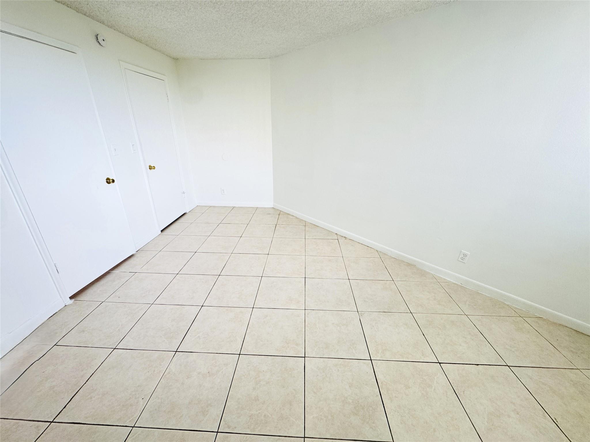 Presidential Golfview Con - Residential Lease