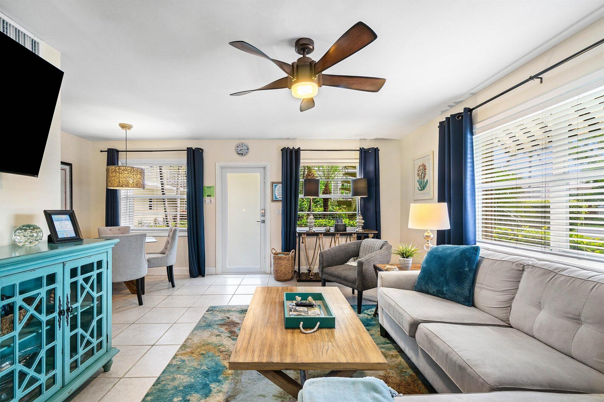 100 Venetian Drive 5