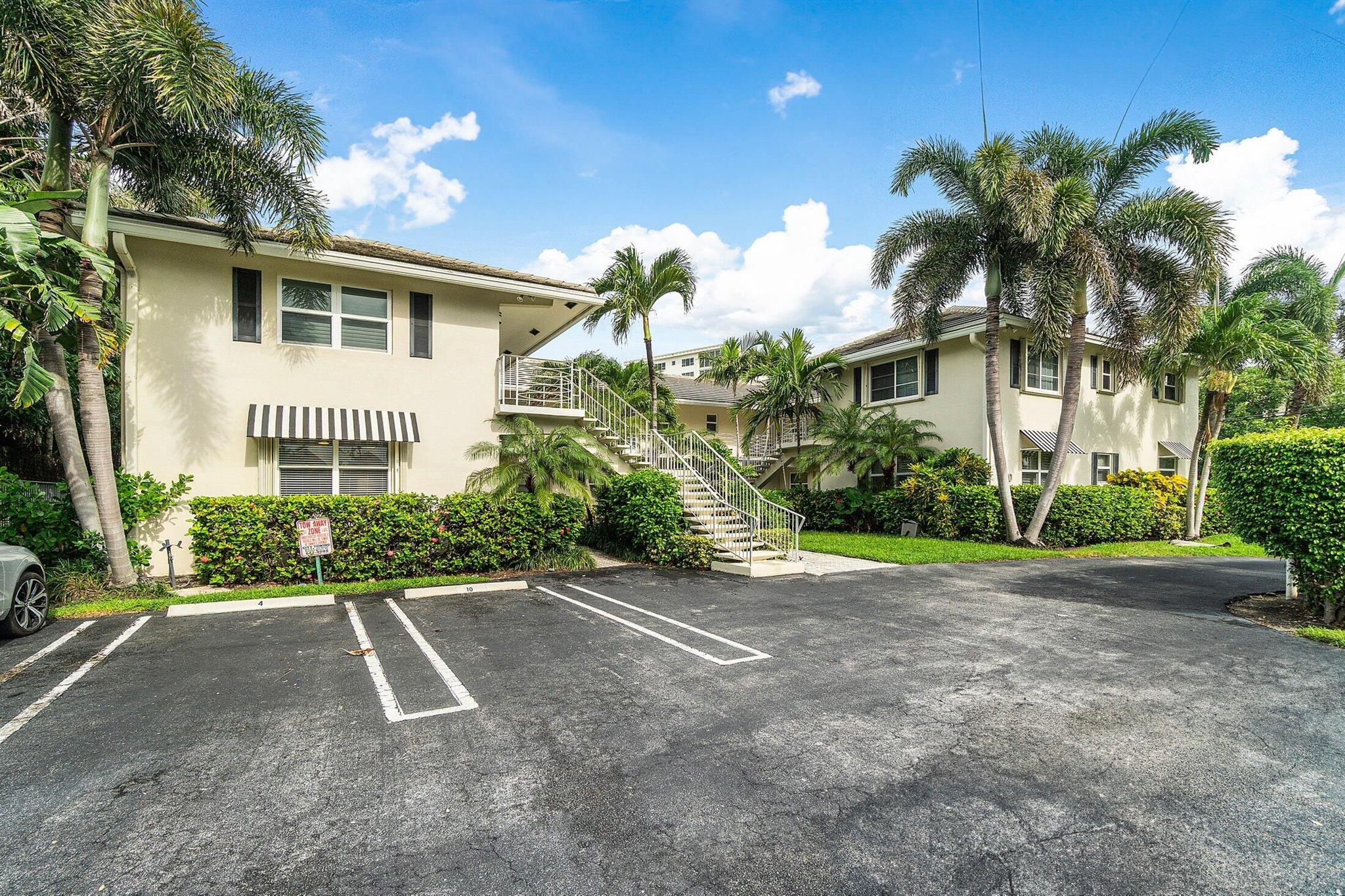 100 Venetian Drive 5