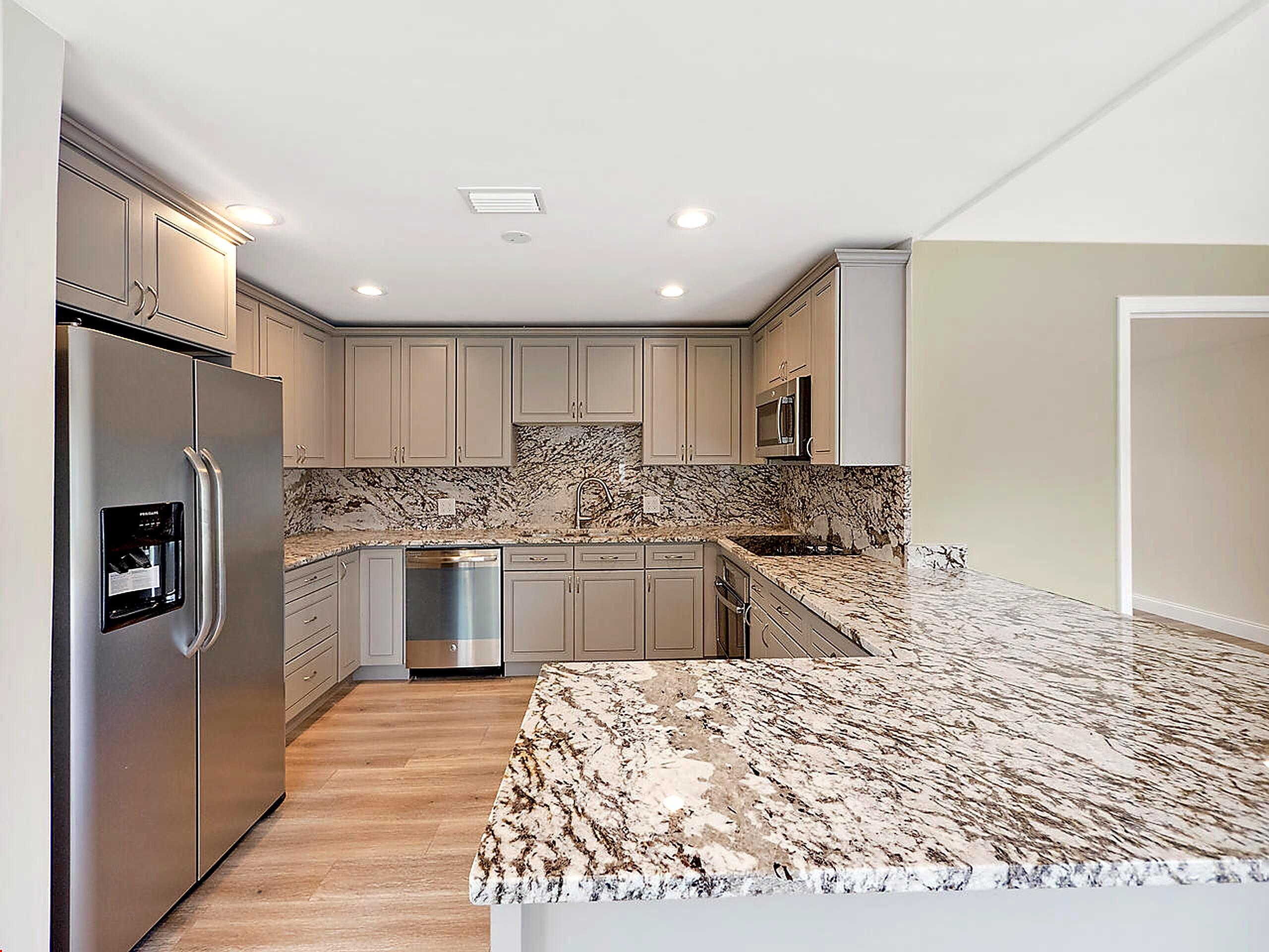 976 SW 37th Street
