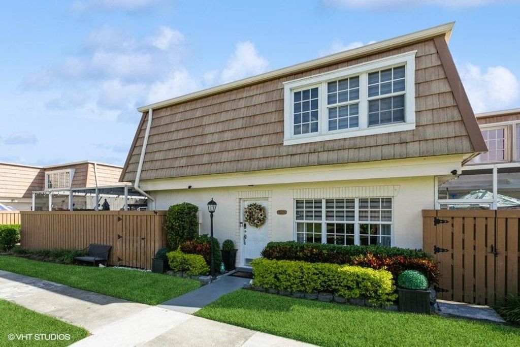 Photo of 11625 Winchester Drive #C, Palm Beach Gardens, FL 33410 (MLS # R10937541)