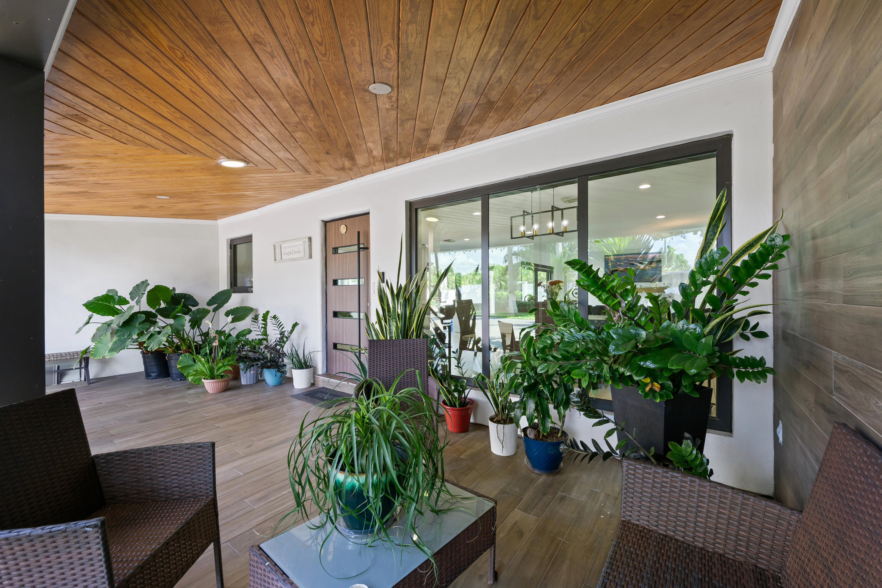 2601 NE 8th Court