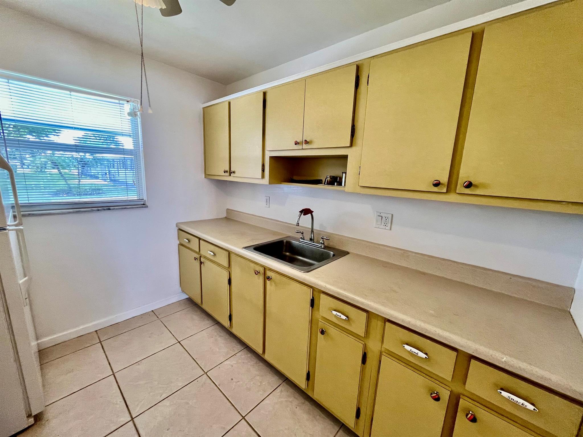 LEISURE LAKE CIRCLE CONDO - Residential