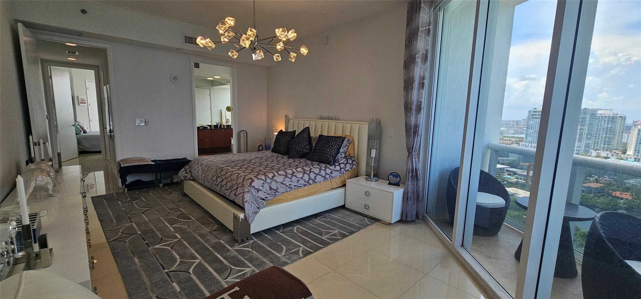 15901 Collins Ave 2104