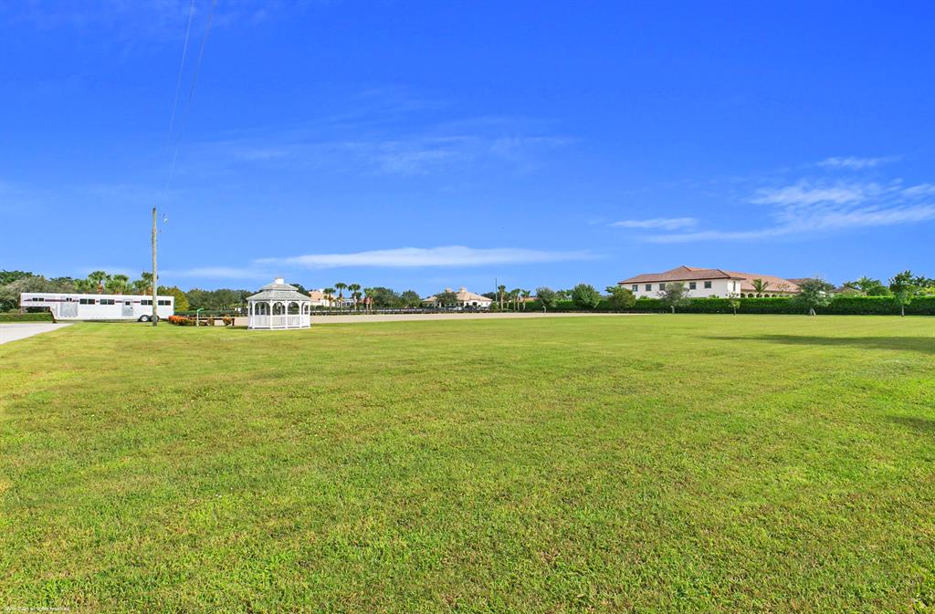 PALM BEACH POINT - Residential