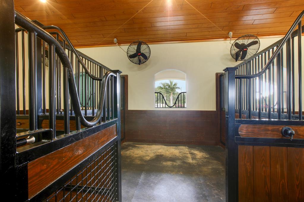 PALM BEACH POINT - Residential